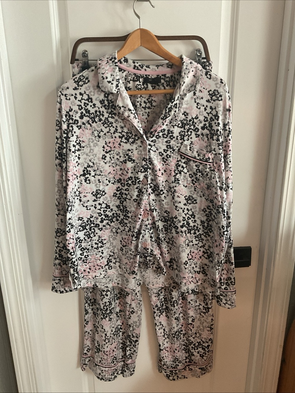 Simply Vera Vera Wang - Pink & Black Animal Print Pajama Set - Size X-Large